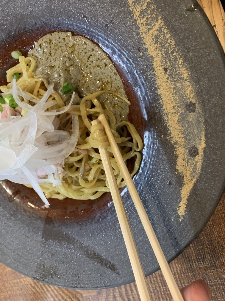 ズワイ蟹のソースの麺